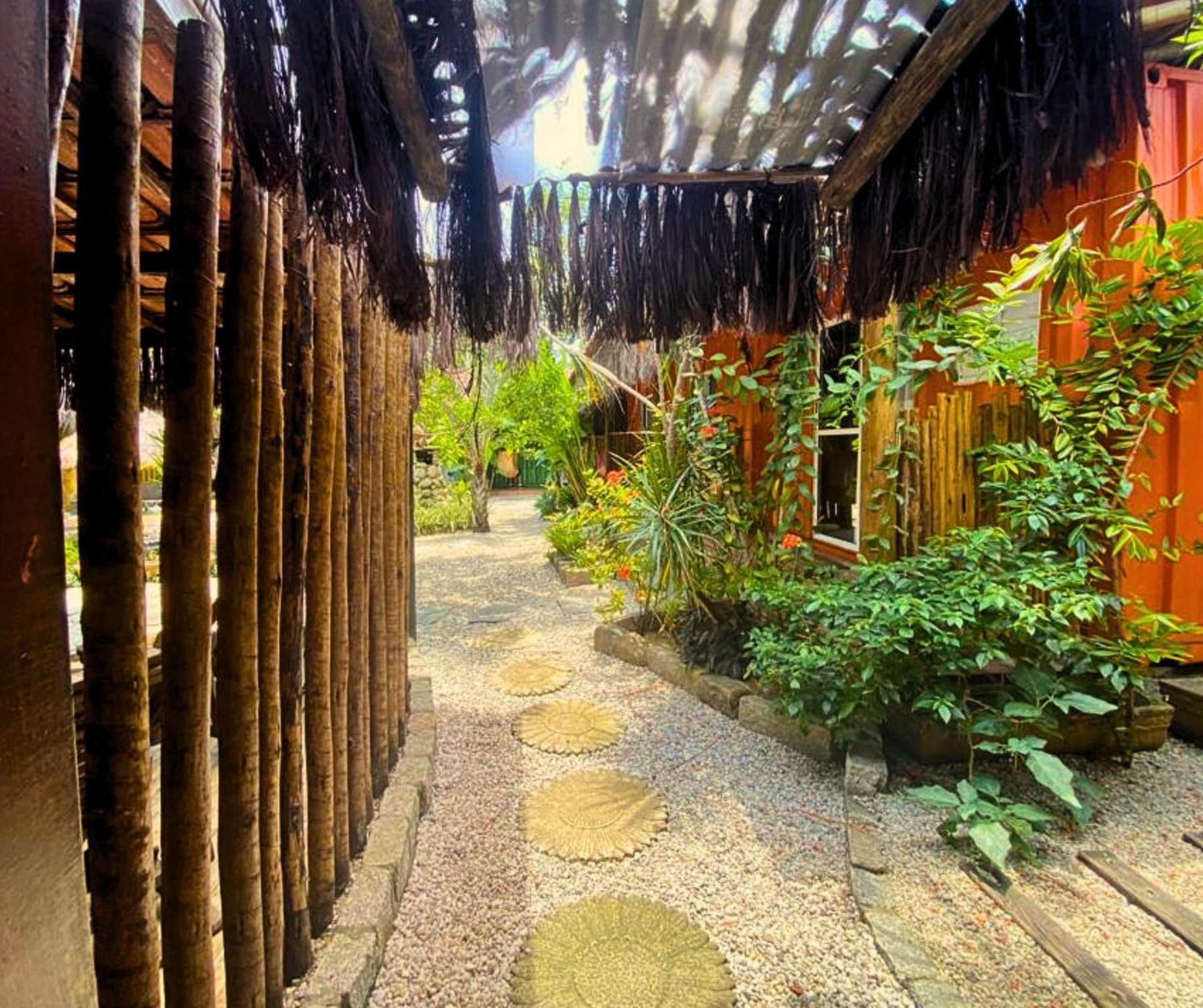 Pousada Papaya Container Ubatuba Exterior photo